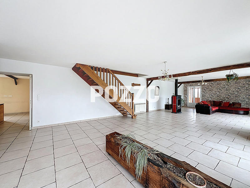 Maison - 255 m² - 7 pièces