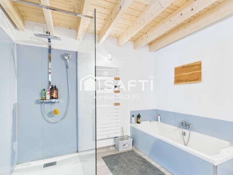 Maison - 200 m² - 7 pièces