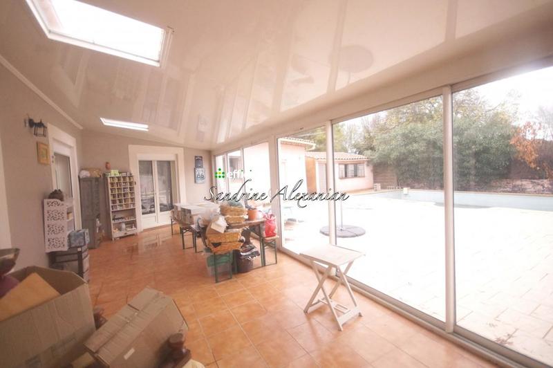 Pavillon - 210 m² - 5 pièces