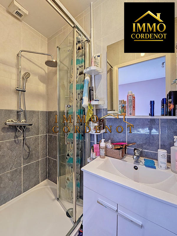 Villa - 90 m² - 4 pièces