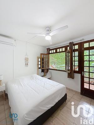 Maison - 247 m² - 10 pièces