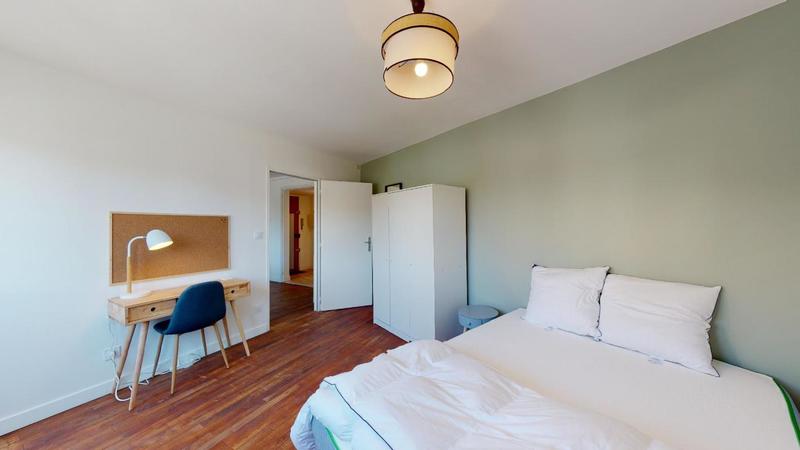 Appartement - 93 m² - 5 pièces