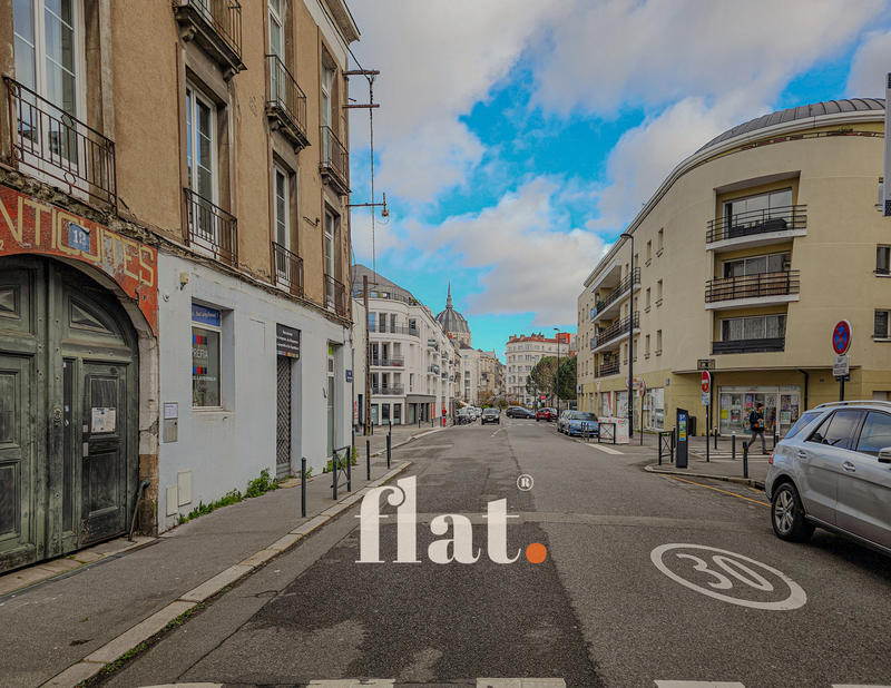 Loft - 130 m² - 5 pièces