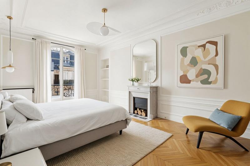 Appartement - 262 m² - 7 pièces