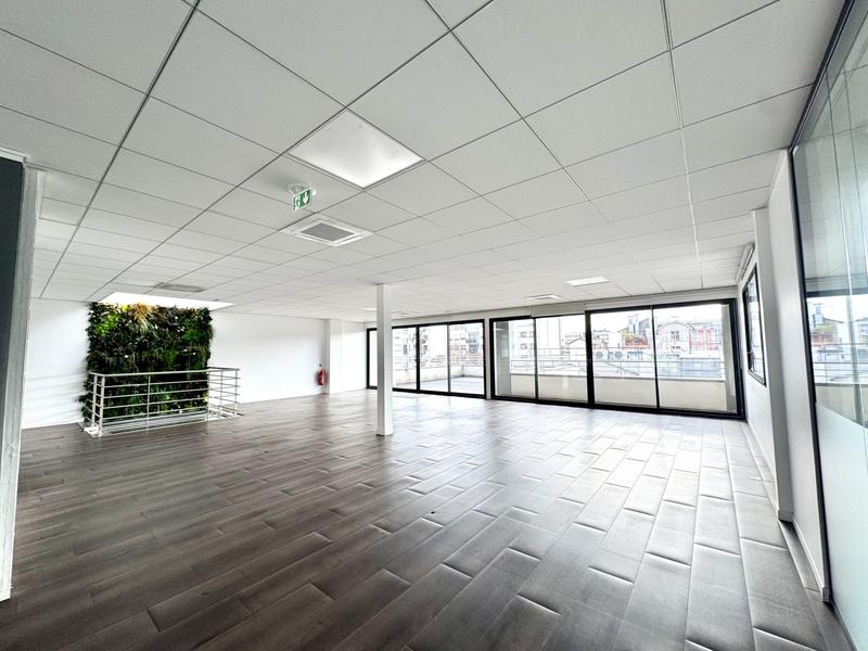 Bureau - 543 m²