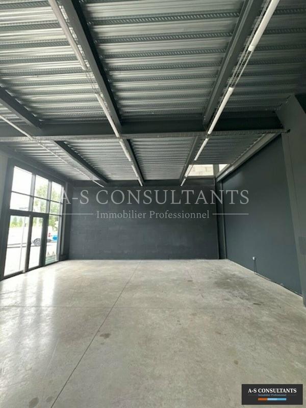 Local commercial - 2 315 m²