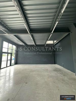 Local commercial - 2 315 m²