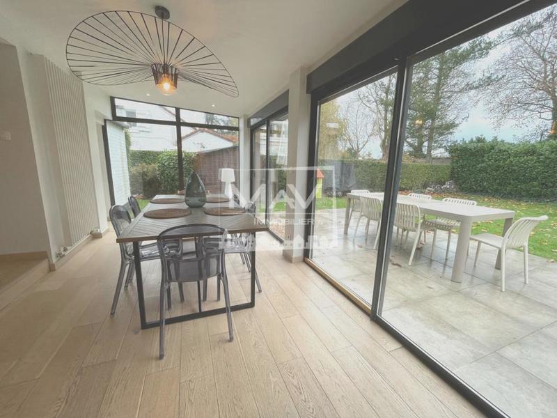 Maison - 121 m² - 5 pièces