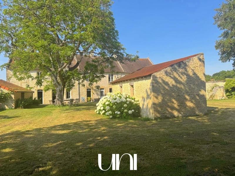 Maison - 228 m² - 7 pièces