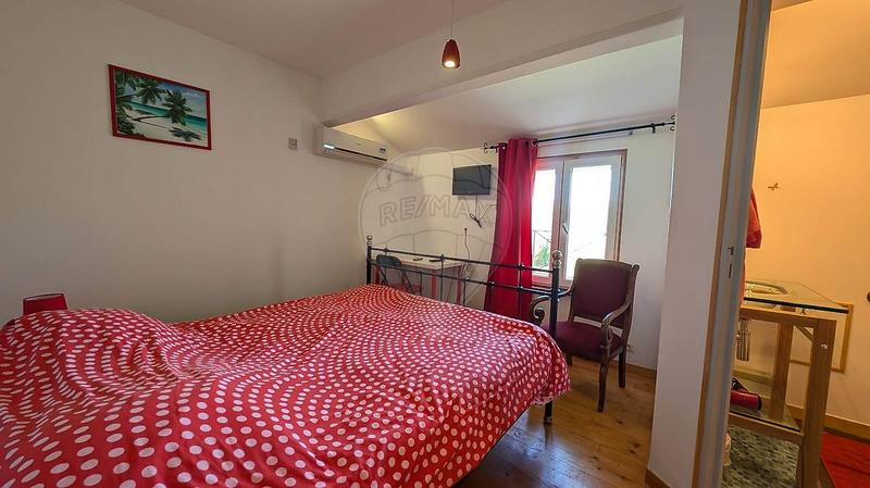 Maison chambre d'hôtes - 240 m² - 8 pièces