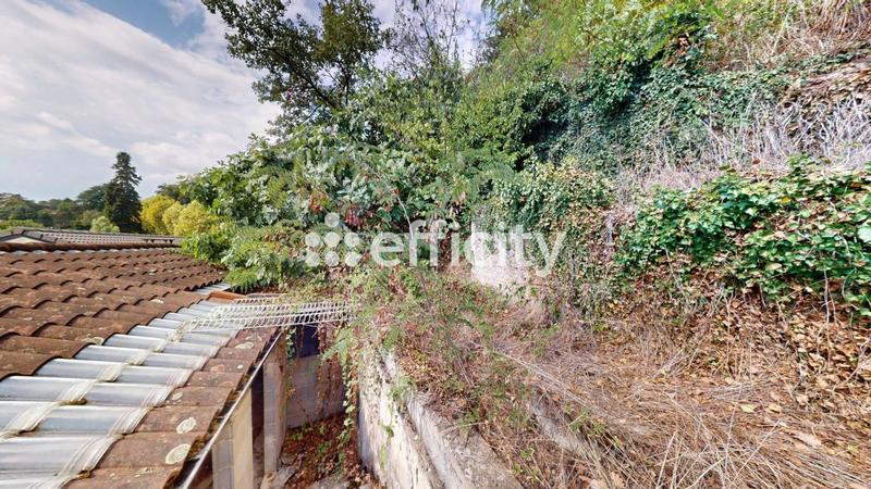 Maison - 333 m² - 8 pièces