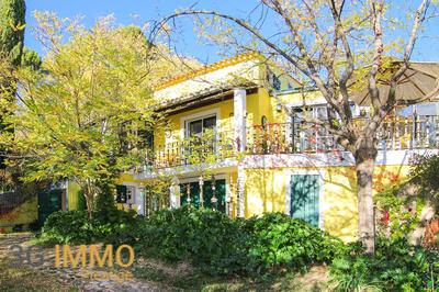 Villa - 267 m² - 10 pièces