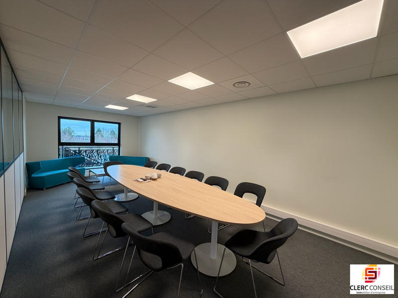 Bureau - 228 m²