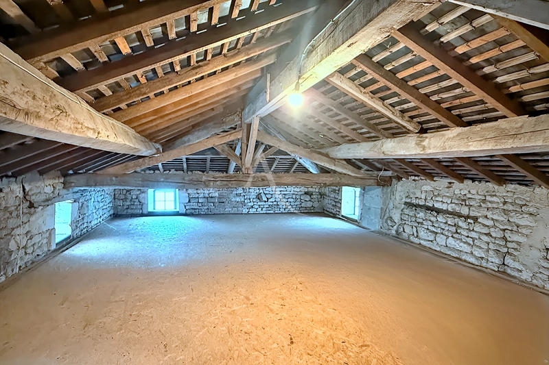 Maison - 186 m² - 8 pièces