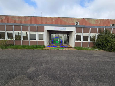 Local d'activités - 3 150 m²