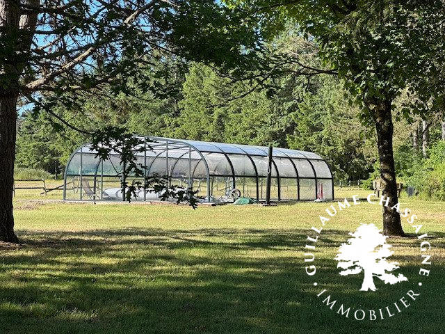 Maison traditionnelle - 400 m² - 12 pièces