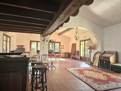 Maison - 316 m² - 8 pièces