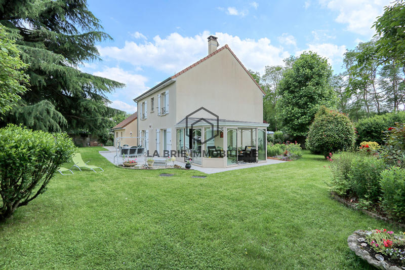 Maison - 192 m² - 8 pièces