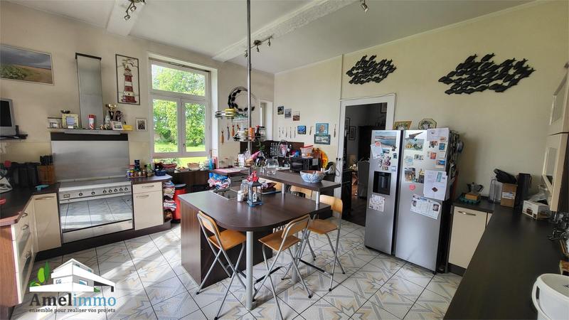 Maison - 250 m² - 7 pièces