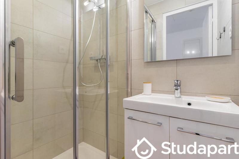 Chambre - 13 m² - 1 pièce