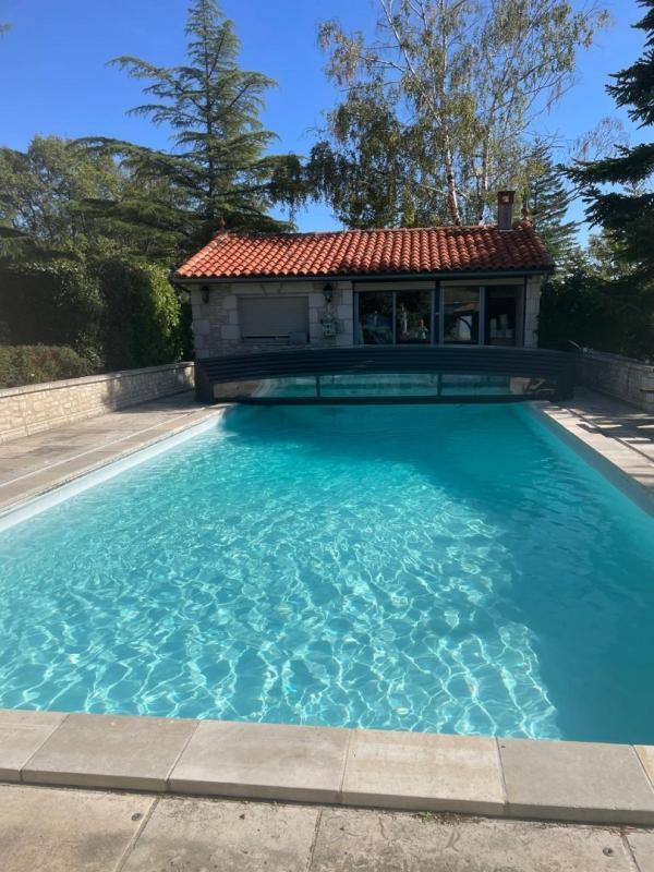 Propriété - 350 m² - 9 pièces