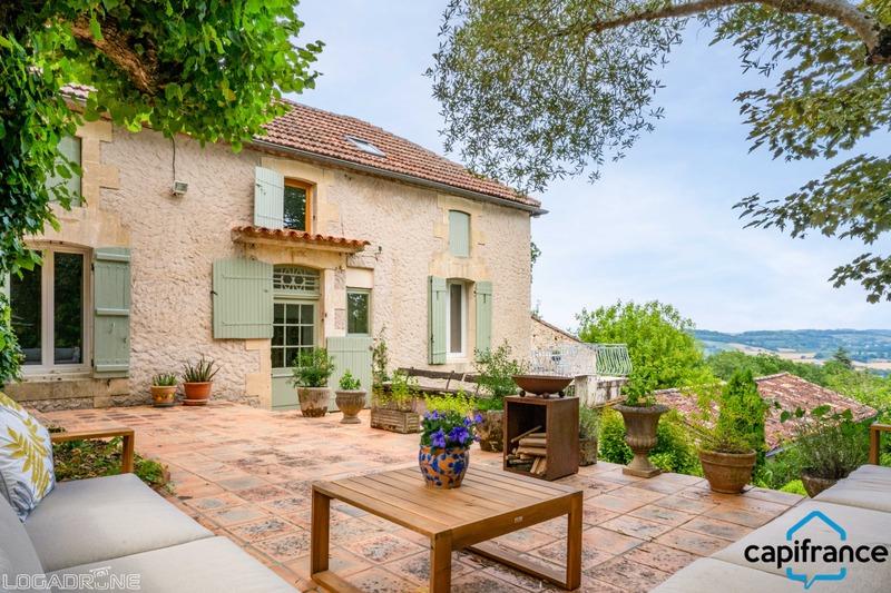 Maison - 190 m² - 9 pièces