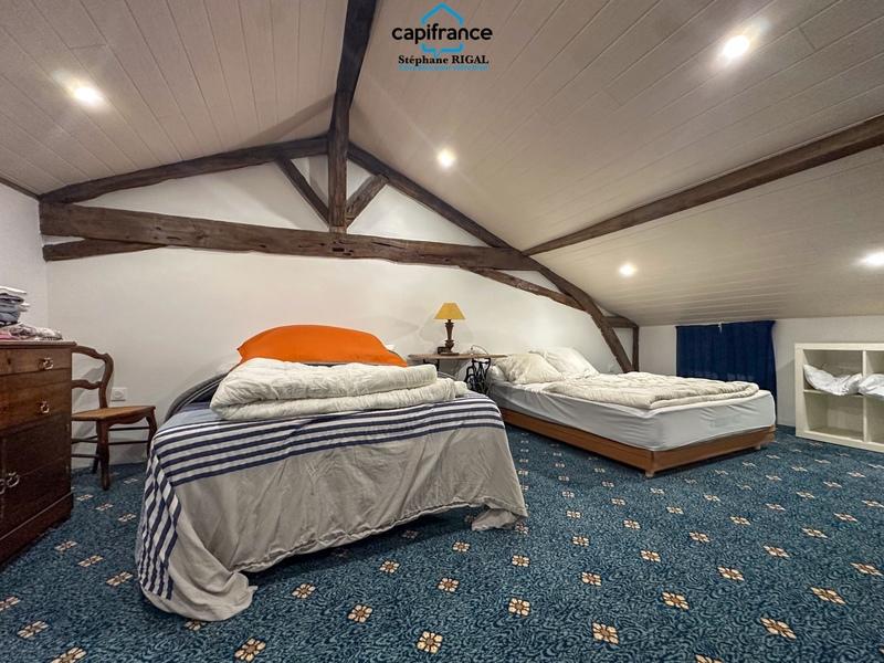 Propriété - 190 m² - 8 pièces