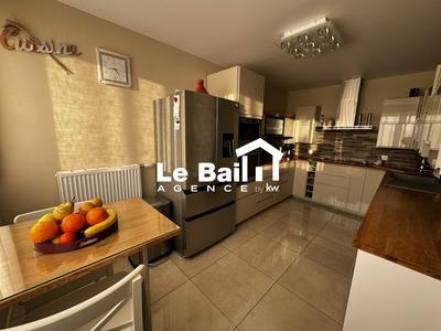 Appartement - 85 m² - 4 pièces