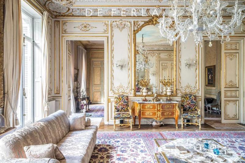 Appartement - 368 m² - 9 pièces