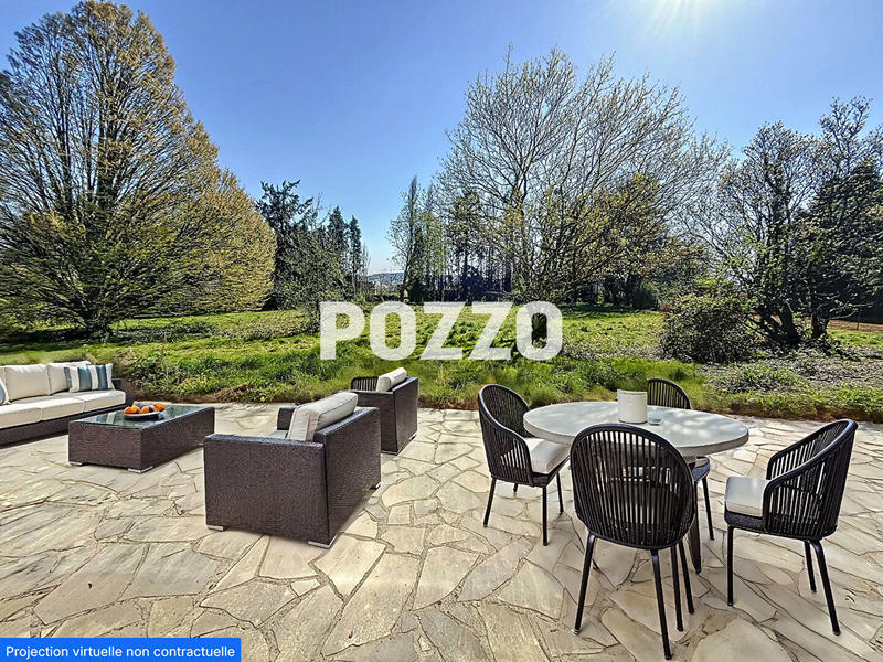 Maison - 380 m² - 12 pièces