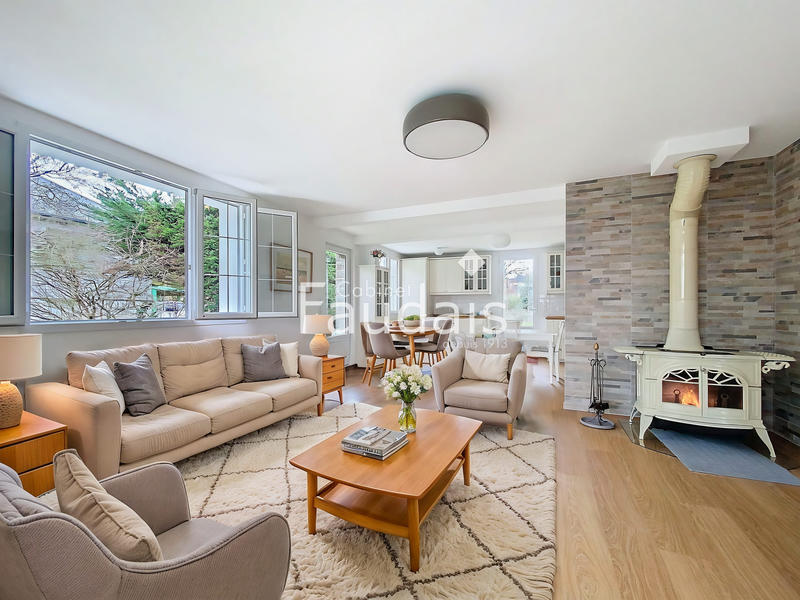 Maison - 148 m² - 8 pièces