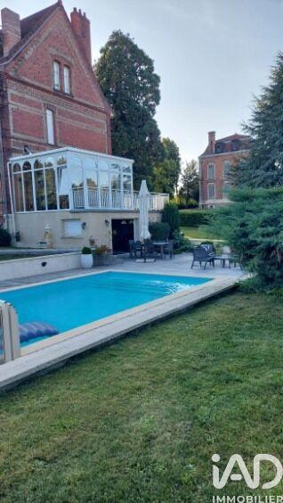 Maison - 273 m² - 7 pièces