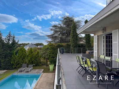 Maison - 440 m² - 10 pièces