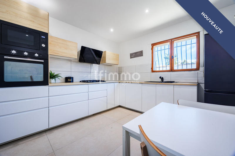 Maison - 179 m² - 6 pièces