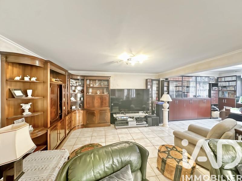 Maison - 190 m² - 8 pièces