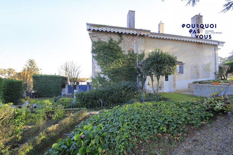 Maison - 400 m² - 10 pièces