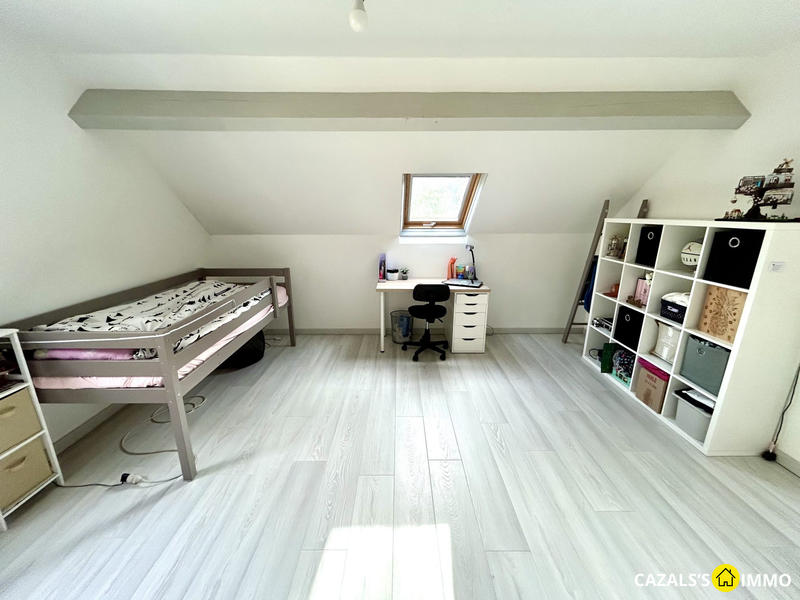 Maison traditionnelle - 263 m² - 11 pièces