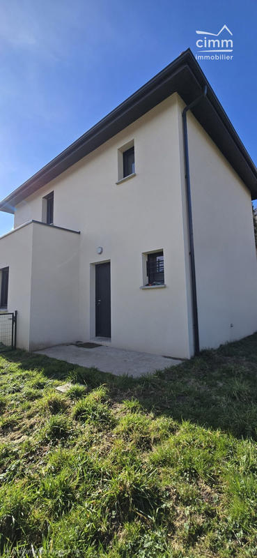 Villa - 90 m² - 4 pièces