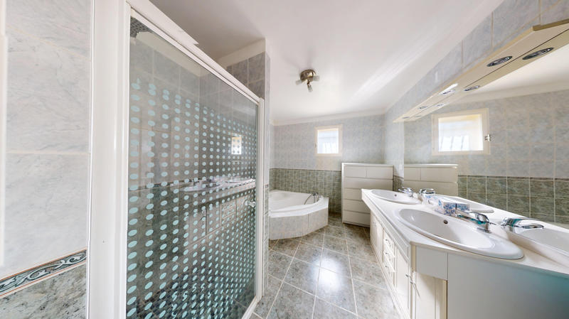 Maison - 144 m² - 6 pièces