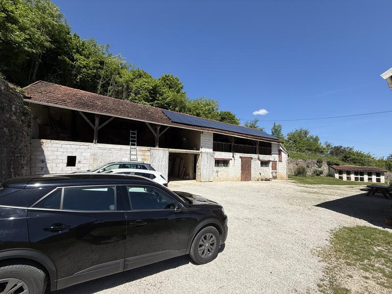 Maison - 235 m² - 8 pièces