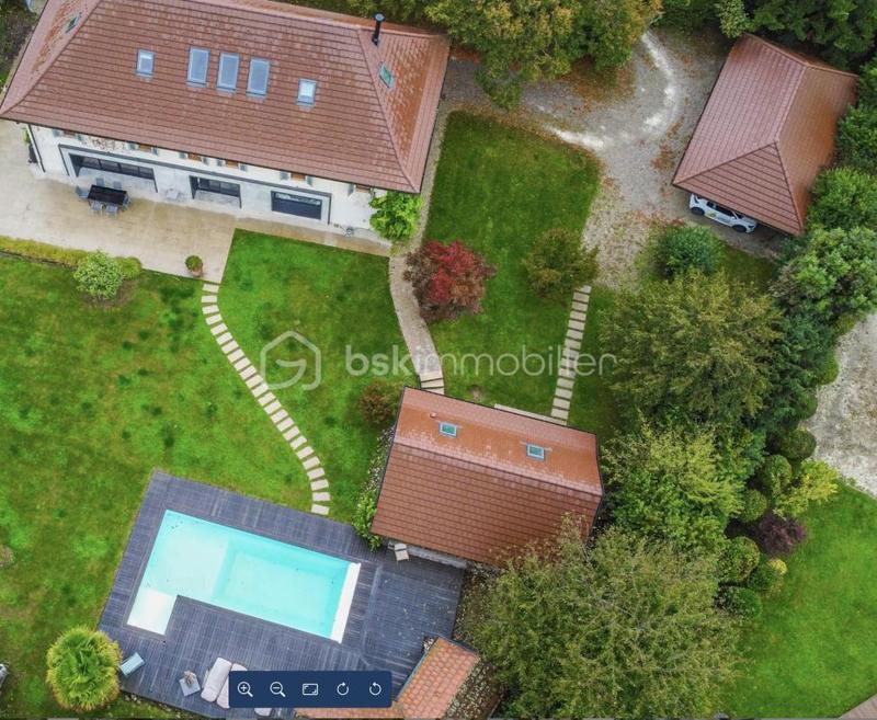 Maison de maîtres - 373 m² - 8 pièces