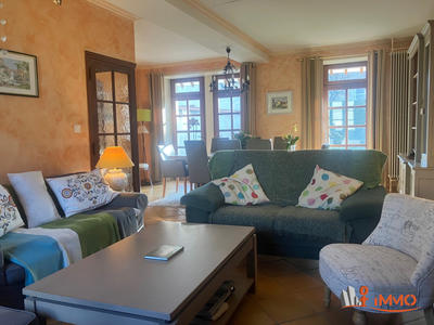 Maison - 187 m² - 8 pièces