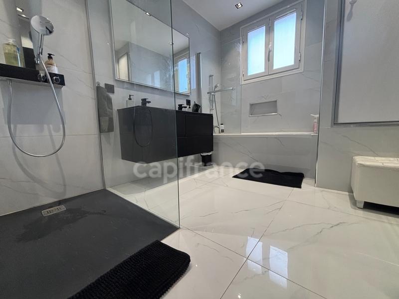 Appartement - 105 m² - 4 pièces