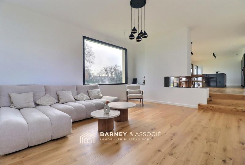 Maison contemporaine - 131 m² - 6 pièces