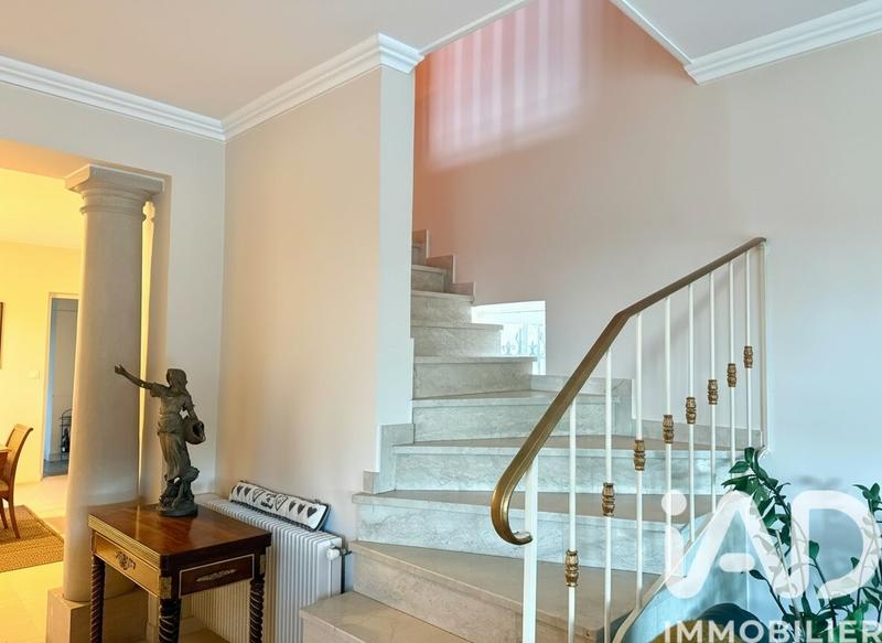 Maison - 164 m² - 5 pièces