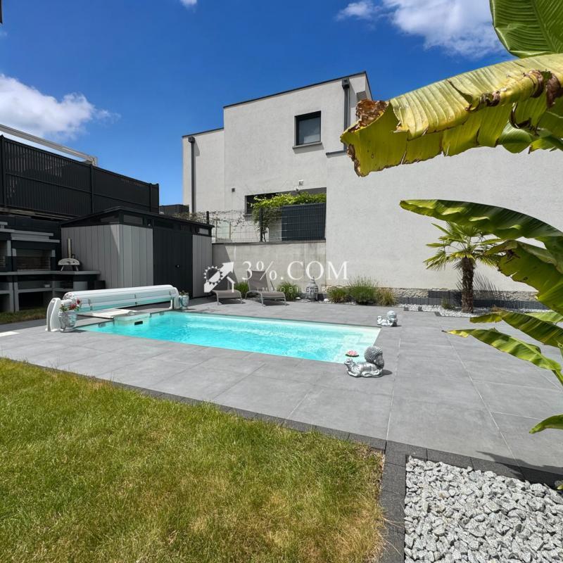 Maison - 98 m² - 5 pièces