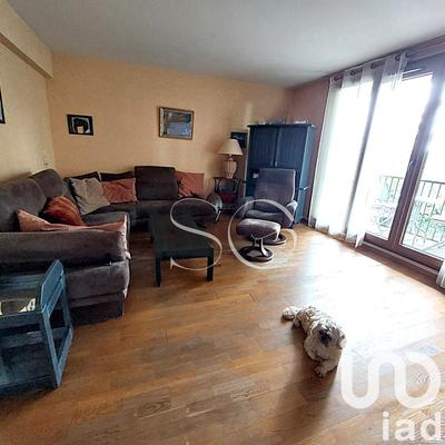 Appartement - 93 m² - 5 pièces