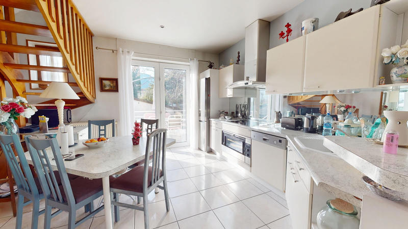 Maison - 140 m² - 5 pièces