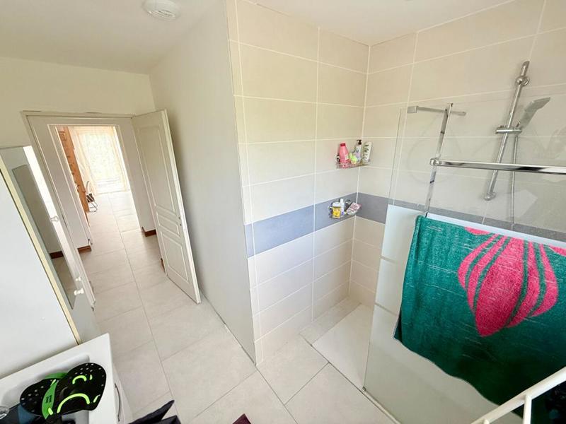 Maison - 226 m² - 9 pièces