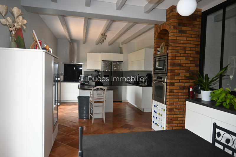 Maison - 240 m² - 7 pièces